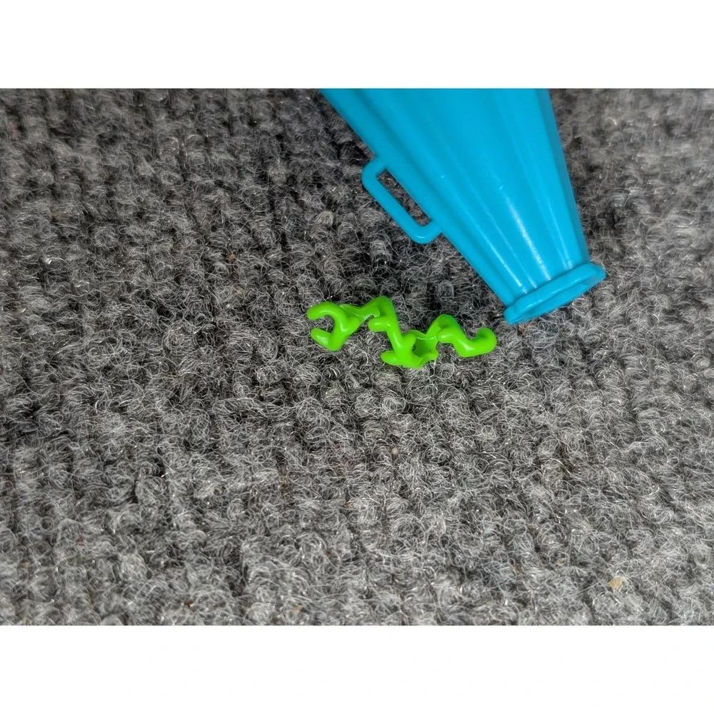 Monster High Doll Ghoul Spirit Venus McFlytrap 2013‎ Megaphone & Arm Cuff Only